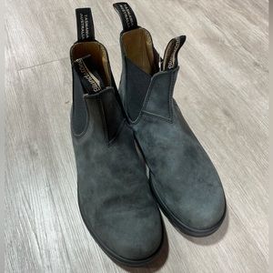BLUNDSTONES MEN'S CLASSICS
CHELSEA BOOTS - RUSTIC BLACK size 9.5 US